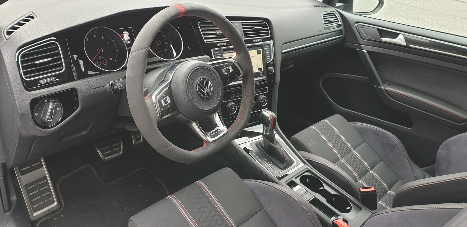 VOLKSWAGEN Golf Clubsport