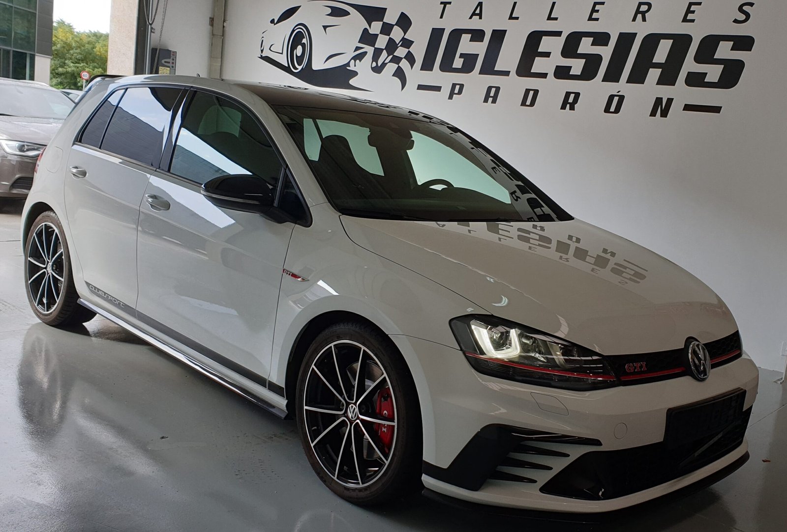 VOLKSWAGEN Golf Clubsport