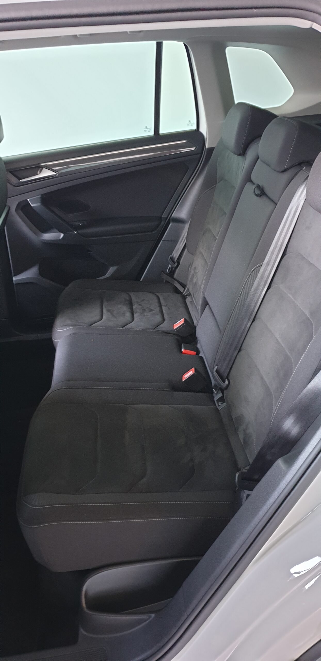 VOLKSWAGEN TIGUAN R line