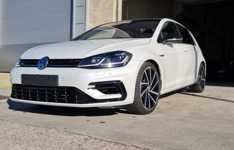 VOLKSWAGEN Golf R 2.0 TFSI quattro S tronic Sportback 5p.