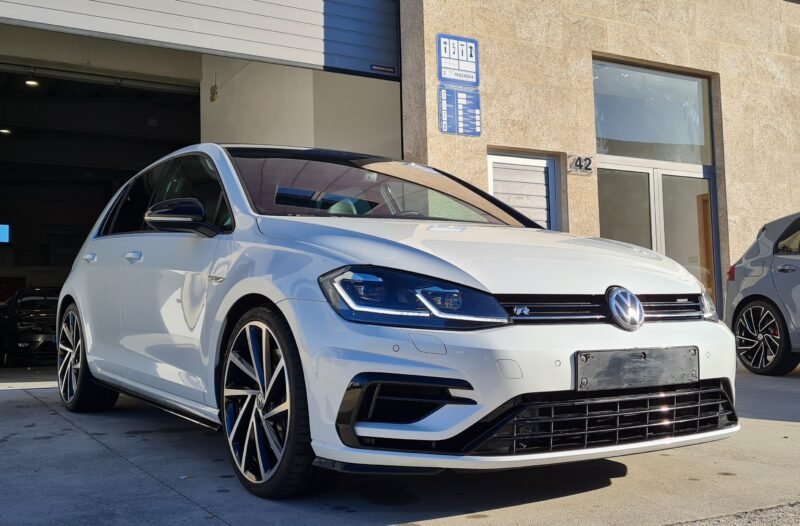 VOLKSWAGEN Golf R 2.0 TFSI quattro S tronic Sportback 5p.