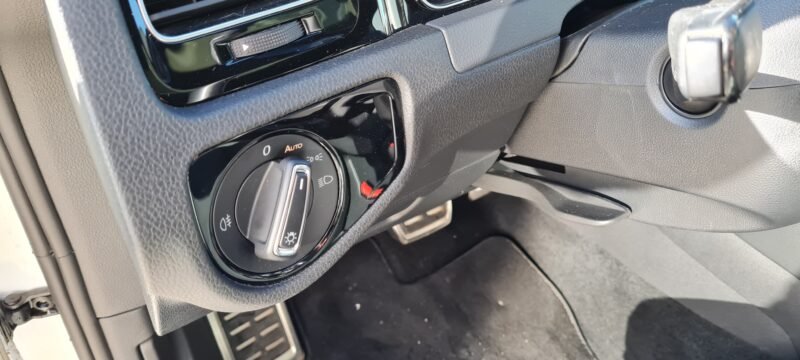 VOLKSWAGEN Golf R 2.0 TFSI quattro S tronic Sportback 5p.