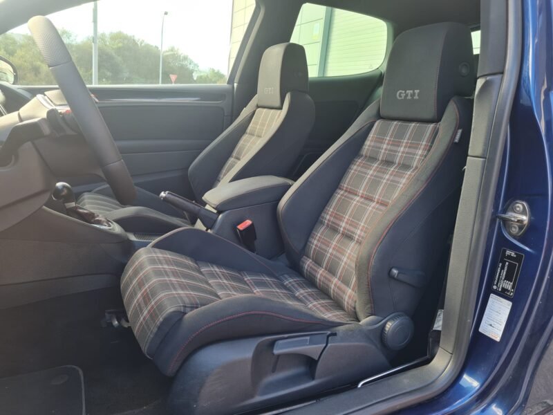 VOLKSWAGEN GOLF GTI 210cv GTI 3p.