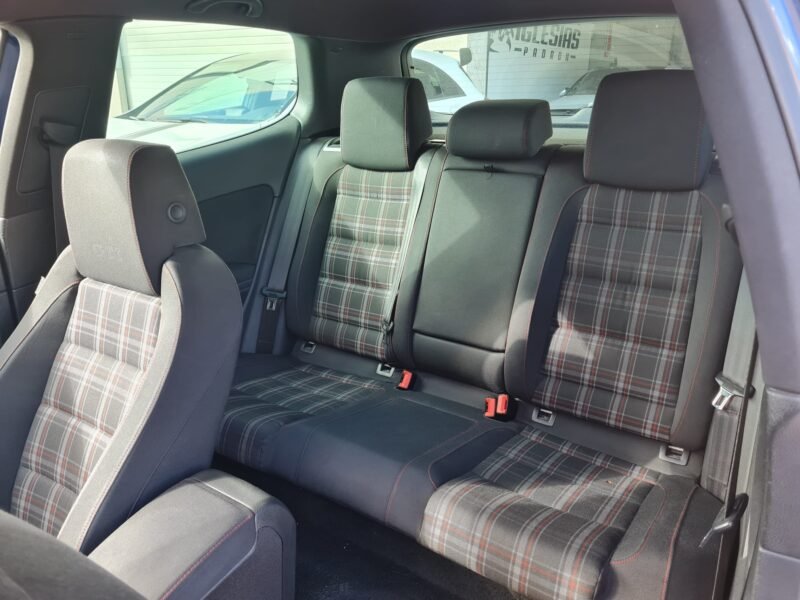 VOLKSWAGEN GOLF GTI 210cv GTI 3p.