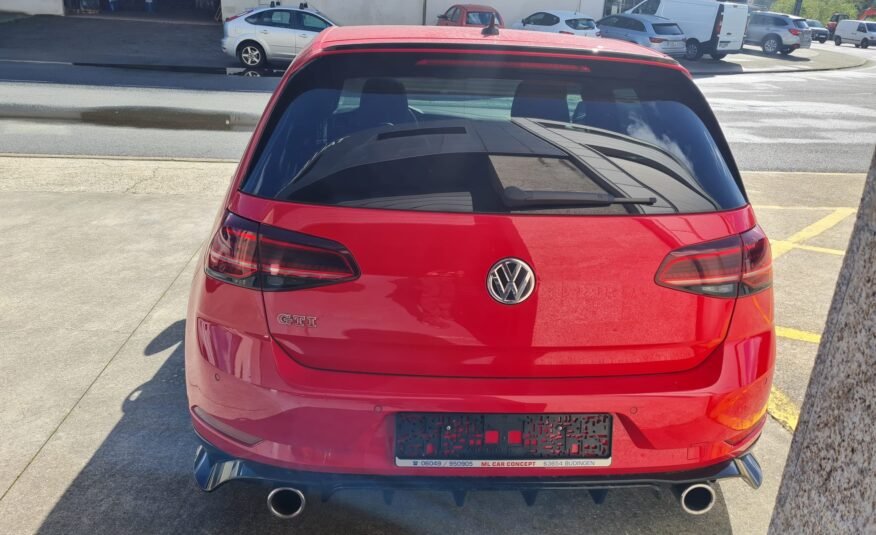 VOLKSWAGEN Golf TCR 2.0 TSI DSG