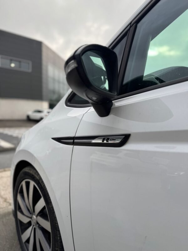 VOLKSWAGEN Touran R line
