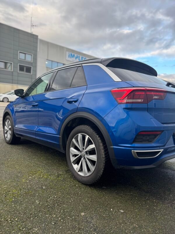 VOLKSWAGEN T-ROC SEDAN