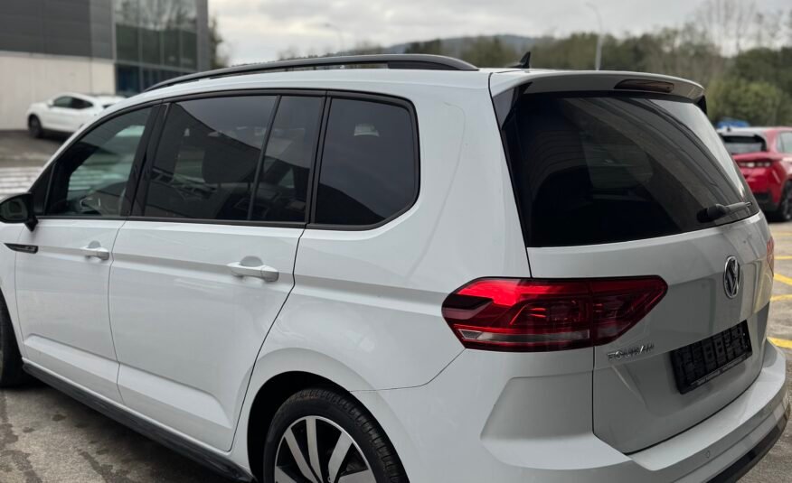 VOLKSWAGEN Touran R-LINE