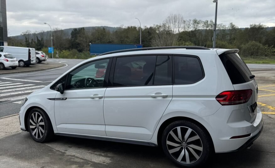 VOLKSWAGEN Touran R-LINE