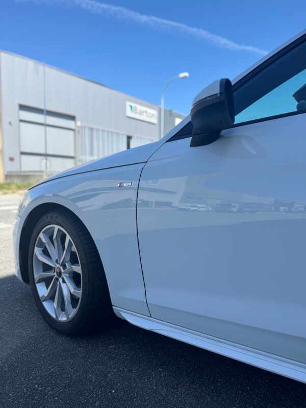 AUDI A4 2022
